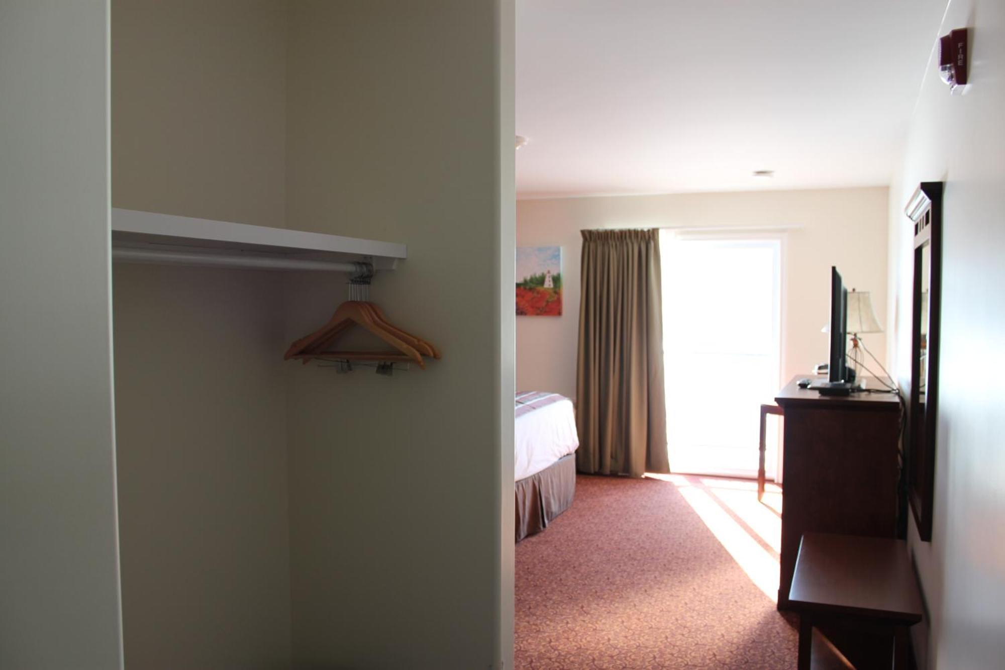 Lanes Riverhouse Inn & Cottages Montague Quarto foto