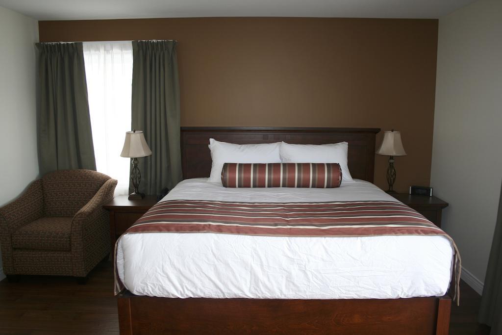Lanes Riverhouse Inn & Cottages Montague Quarto foto