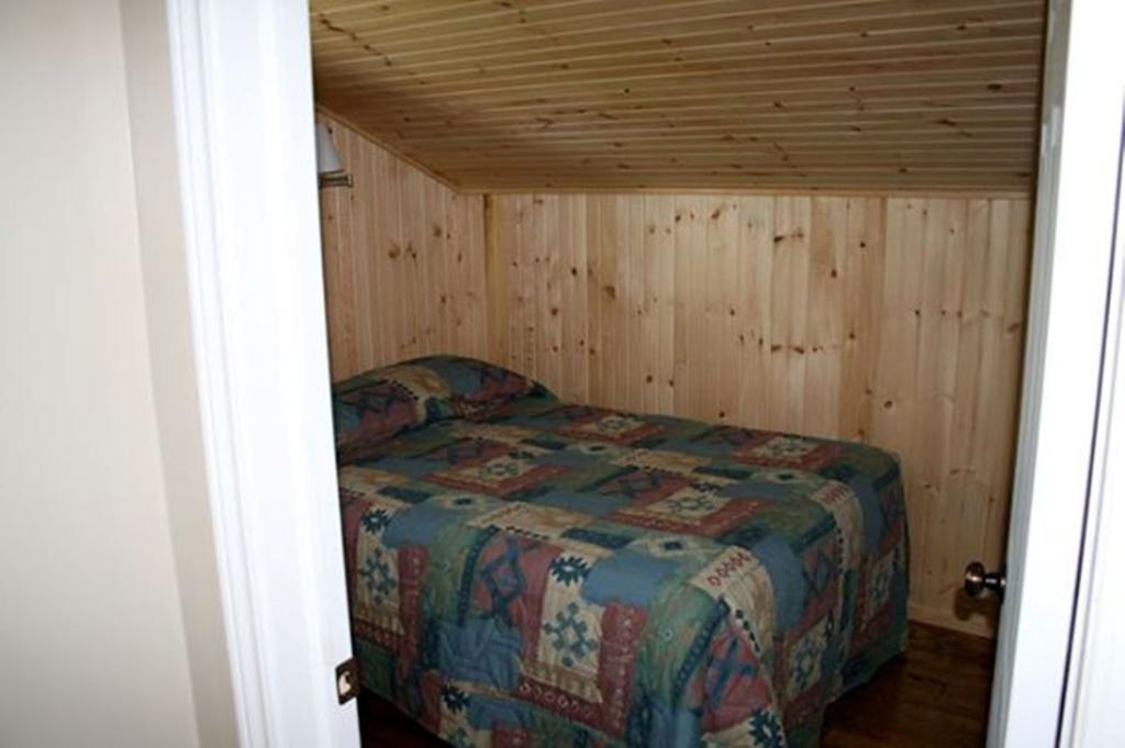 Lanes Riverhouse Inn & Cottages Montague Quarto foto