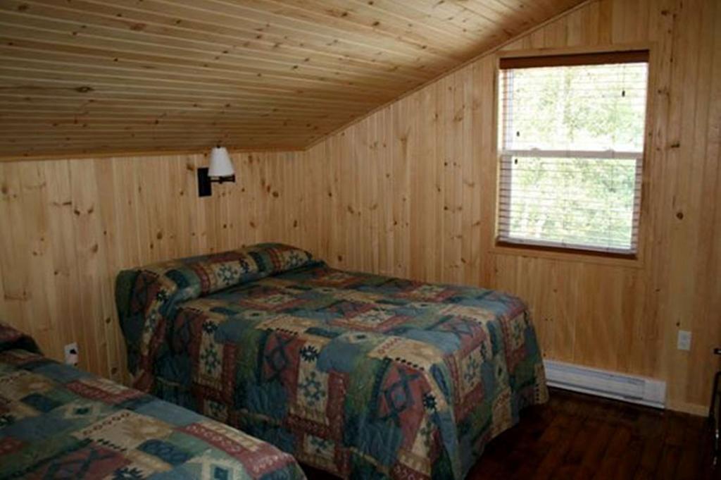 Lanes Riverhouse Inn & Cottages Montague Quarto foto