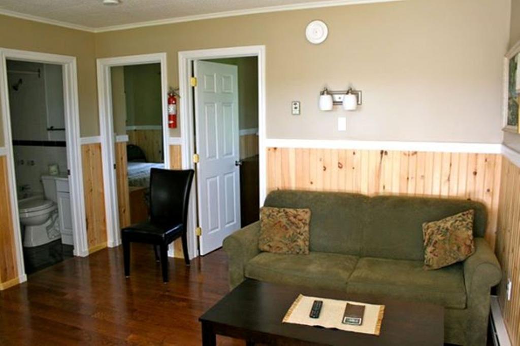 Lanes Riverhouse Inn & Cottages Montague Quarto foto