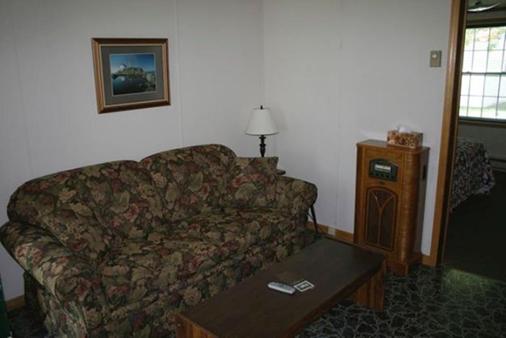 Lanes Riverhouse Inn & Cottages Montague Quarto foto