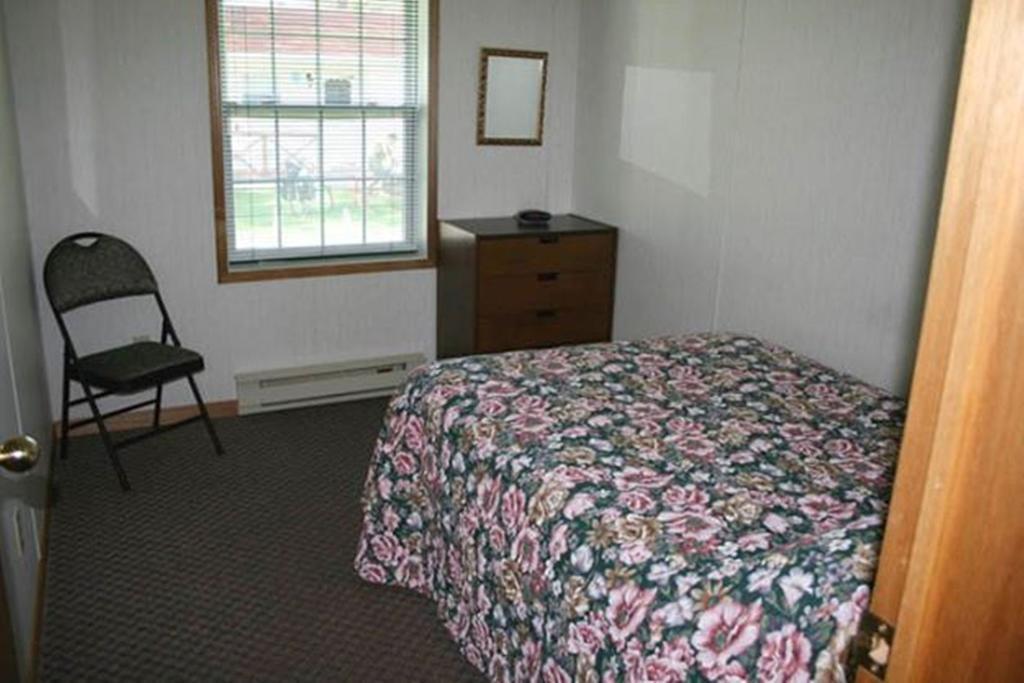 Lanes Riverhouse Inn & Cottages Montague Quarto foto