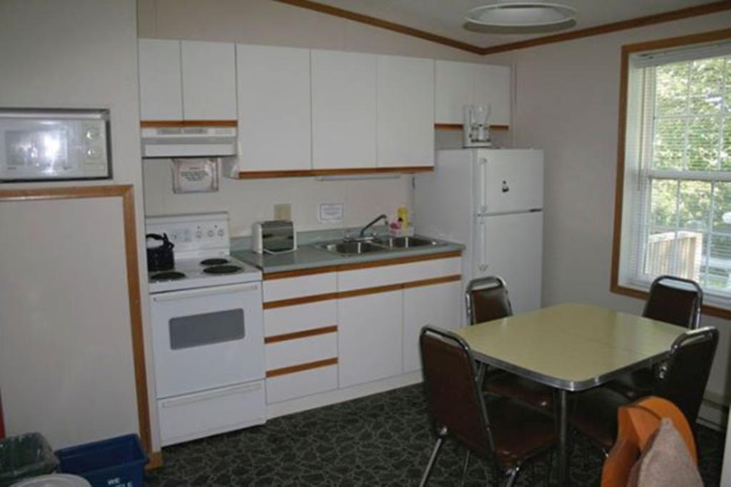 Lanes Riverhouse Inn & Cottages Montague Quarto foto